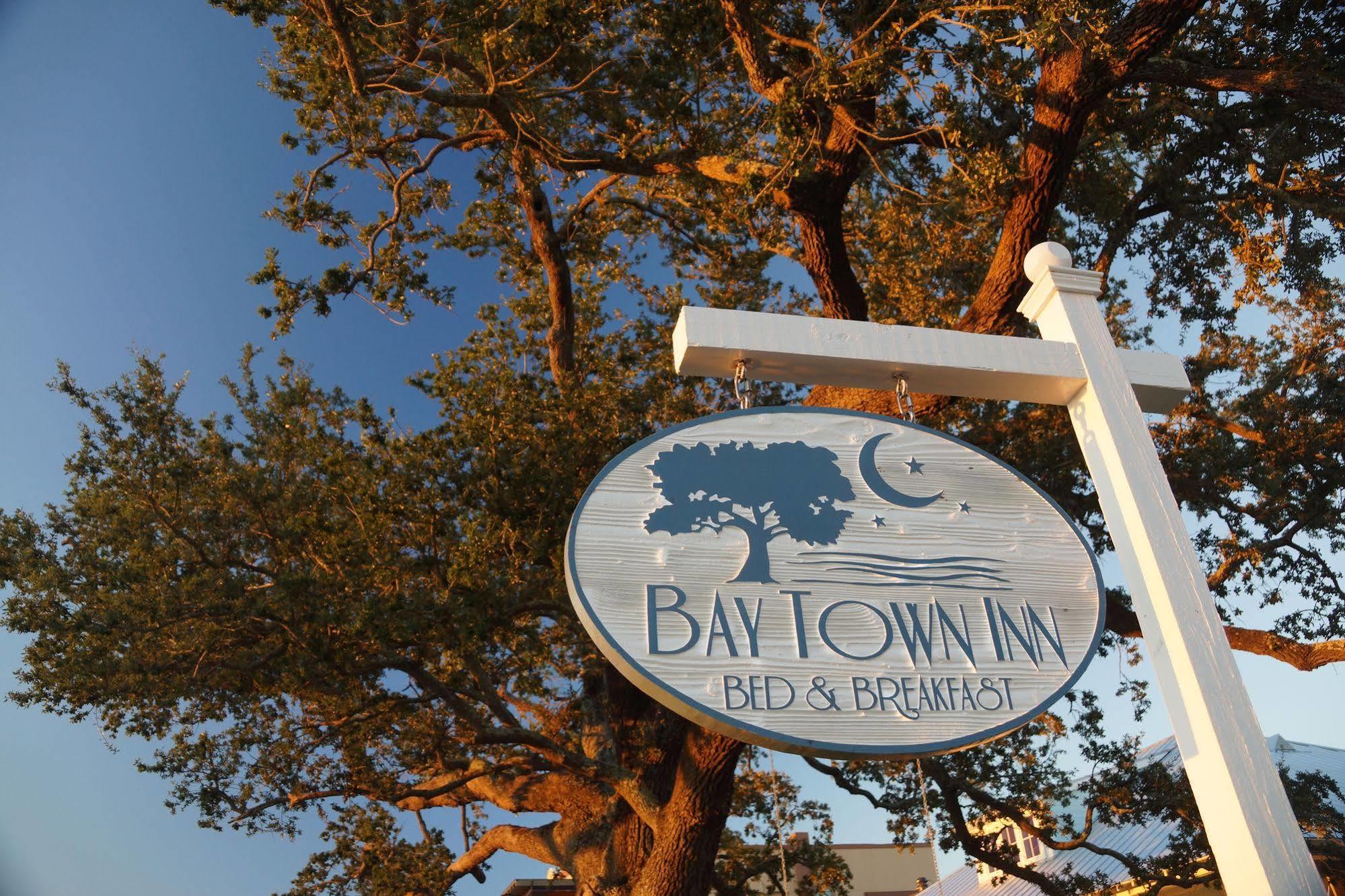 Bay Town Inn Bay St. Louis Buitenkant foto